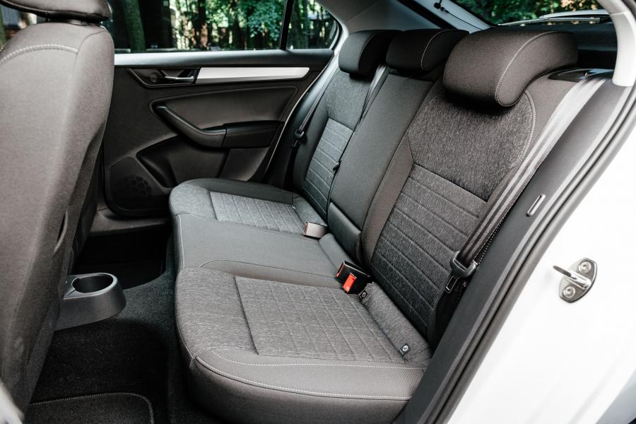 Интерьер Skoda Rapid 2020 года  (CIS) (фото 37 из 40)
